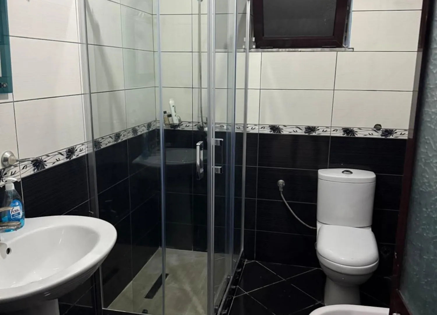 Spacious Triple Room With Balcony Kamëz 0*,  Albánia